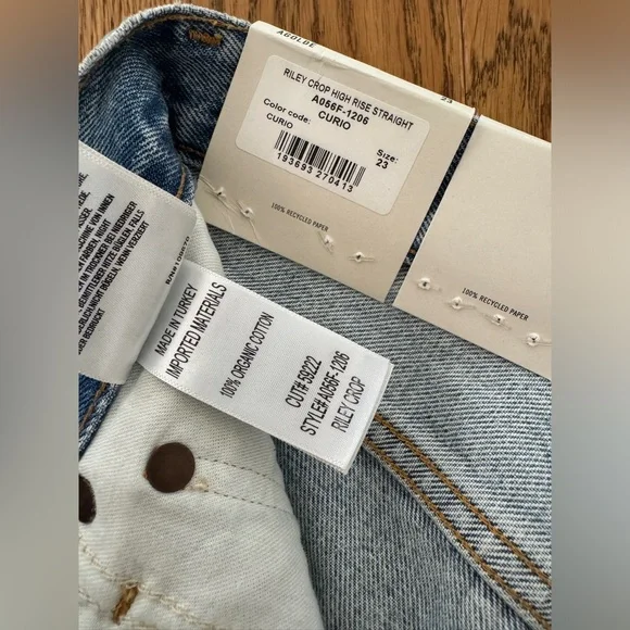 Agolde Riley Crop Jean - Picture 6 of 6